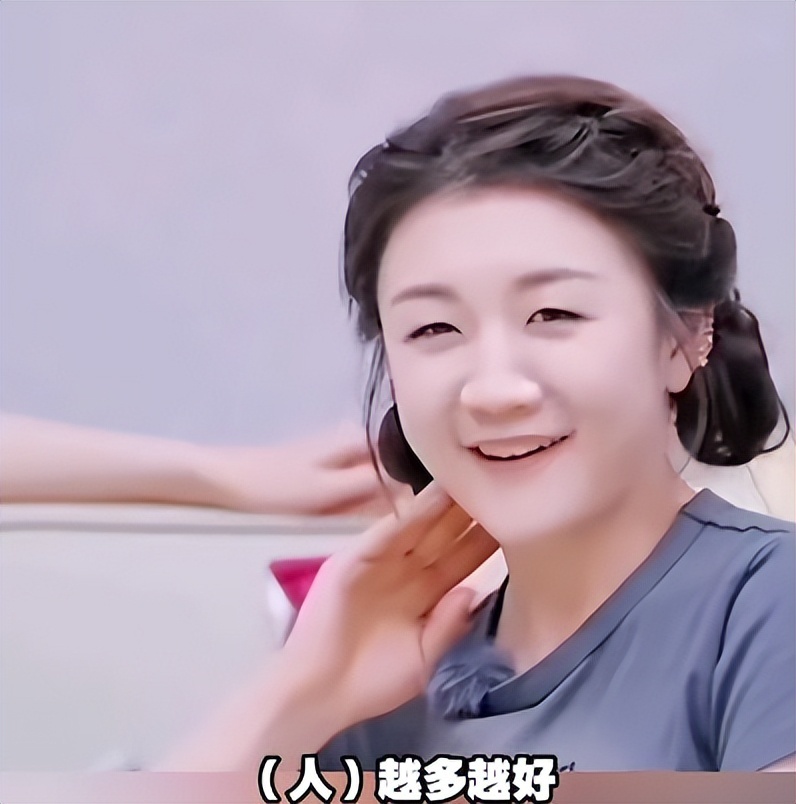 包含陈梦自曝理想中的求婚场景！人越多越好，比如体育赛事在足球场上的词条